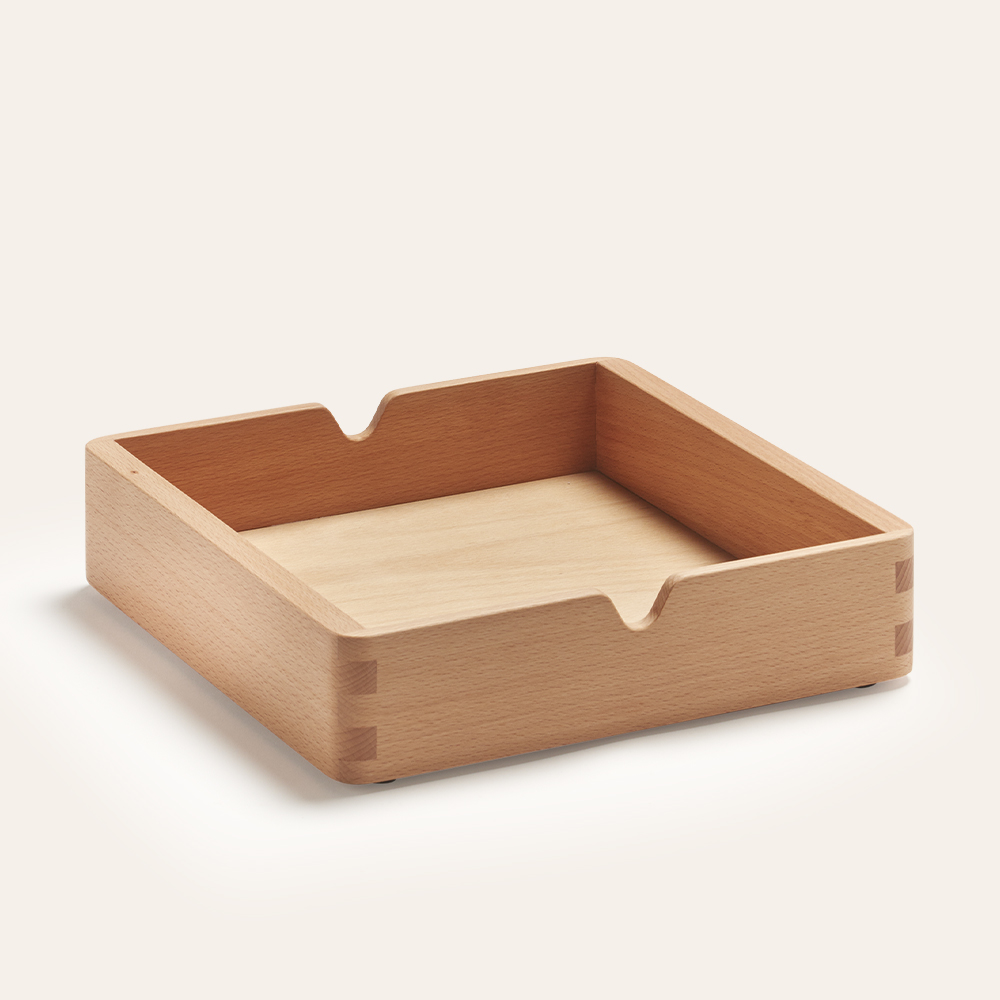 Eine Lade abgebildet auf einem beigen Hintergrund