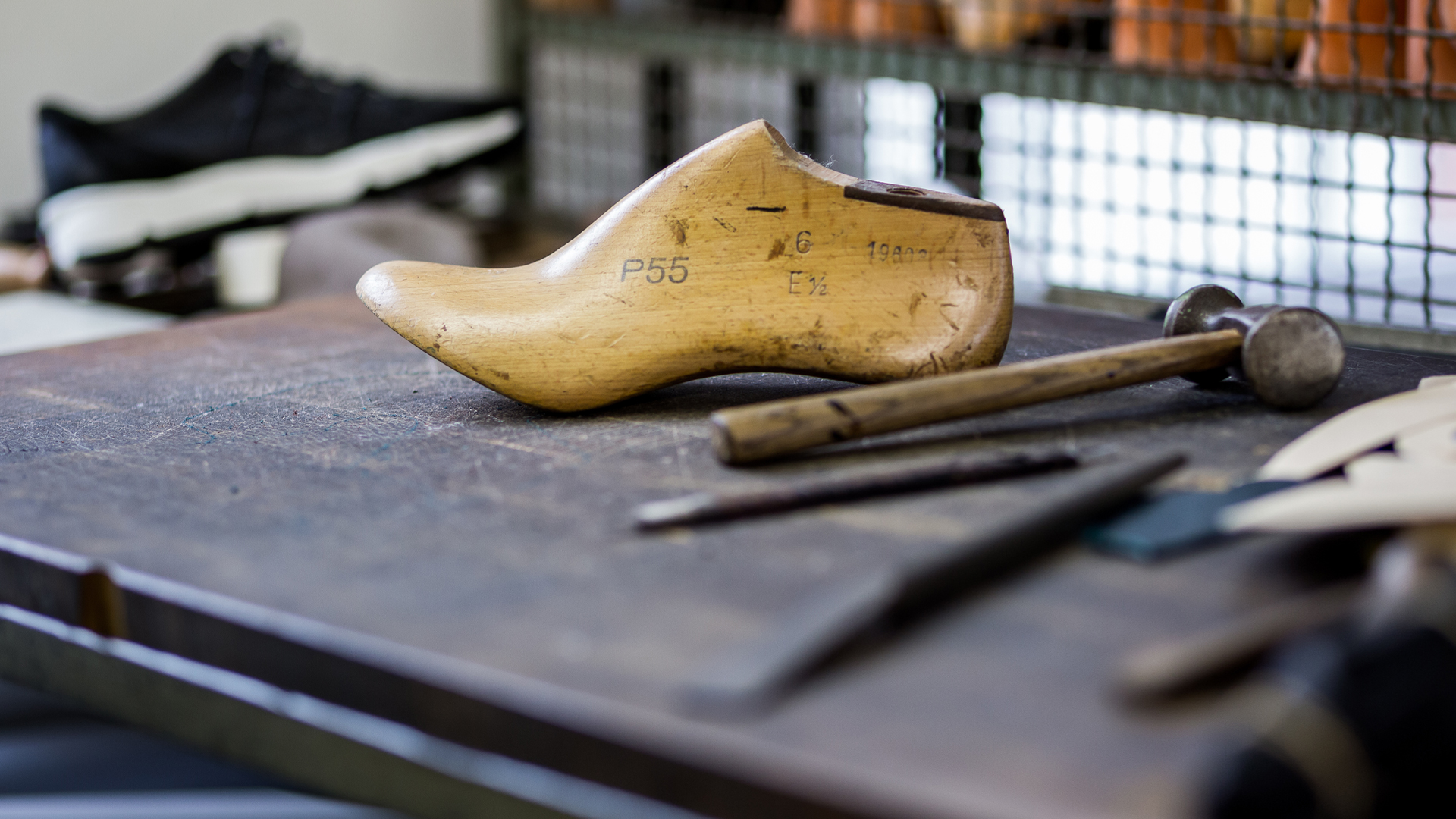 Holzschuh für traditionelle Schuhfertigung