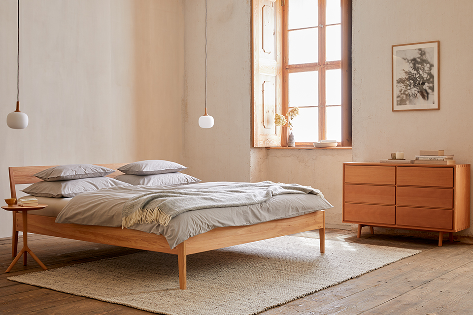 Massivholz Doppelbett Almeno im Schlafzimmer
