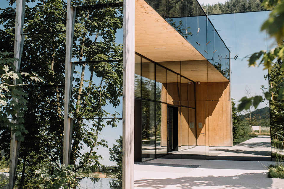 Eingangsbereich der Grüne Erde Welt  spiegelt die natürliche Umgebung