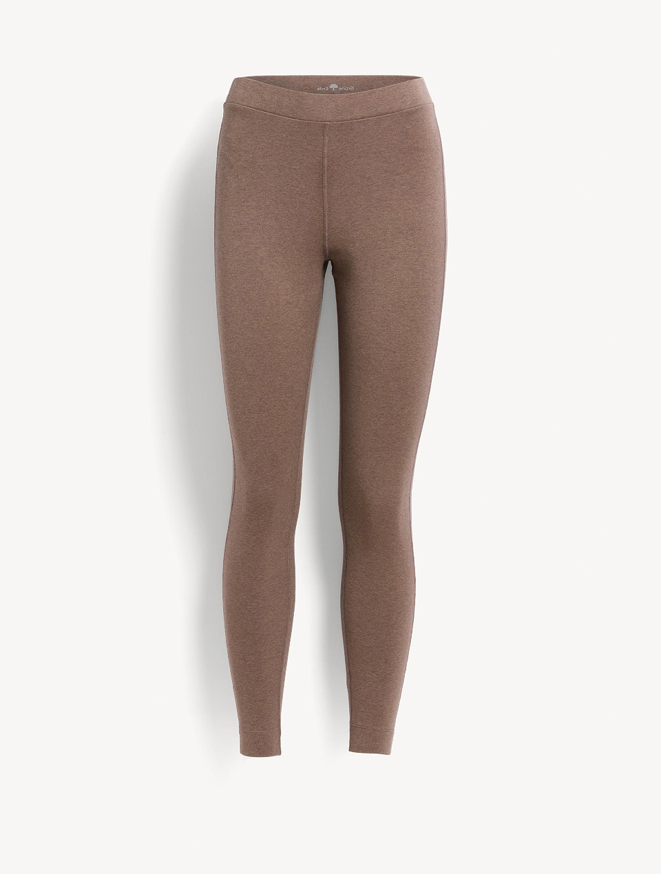 Braune Leggings vor weißem Hintergrund