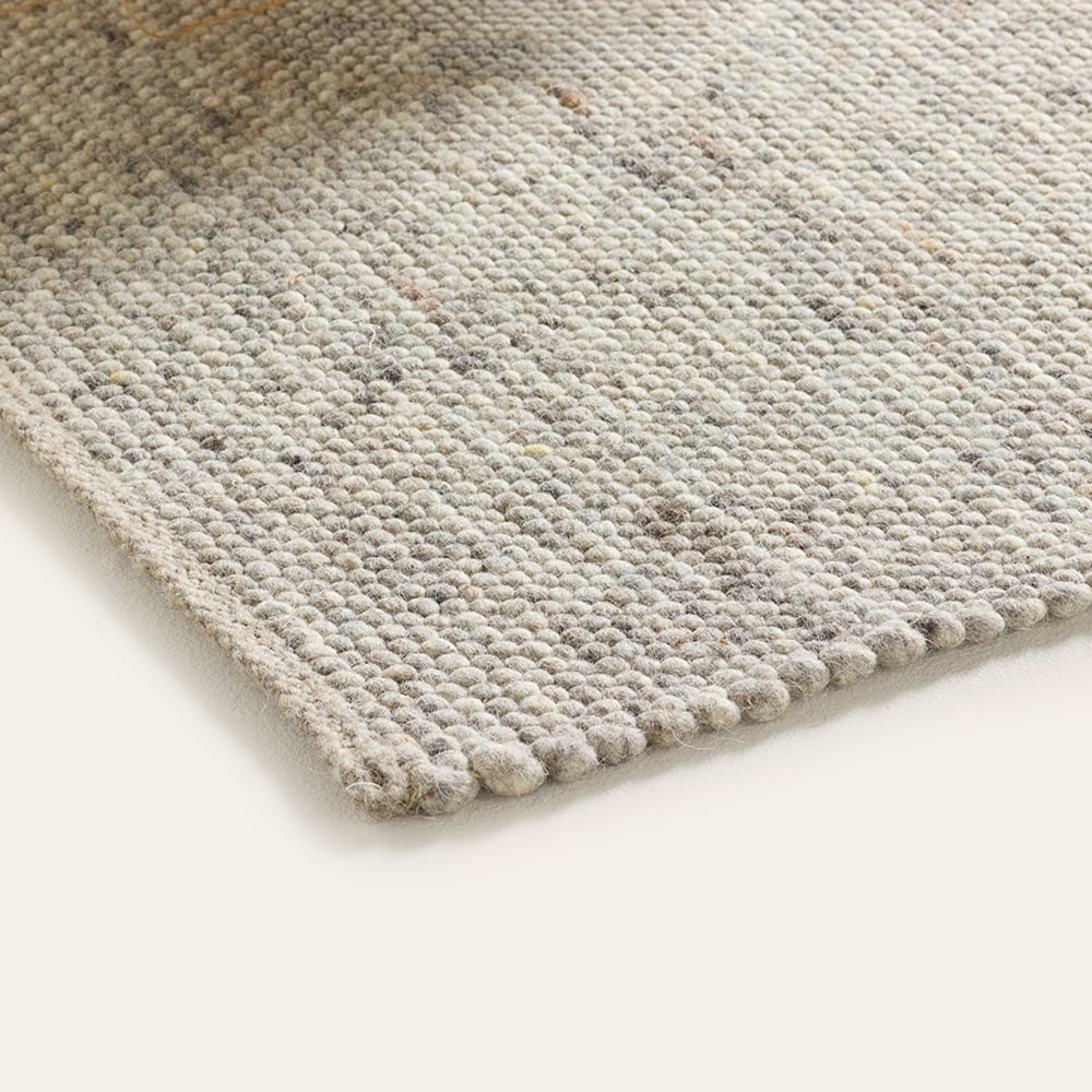 Grüne Erde Bolla Teppich naturweiß ungefärbt