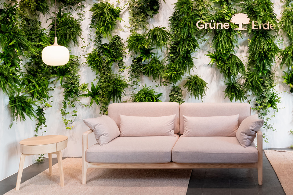 helles Sofa als Ausstellungsstück im Store Frankfurt